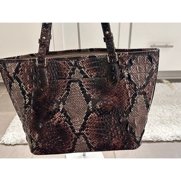 Brahmin tote Embossed - Picture 3 of 5
